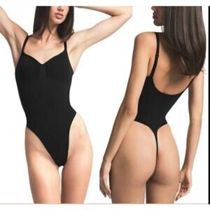 NWT SKIMS Seamless Sculpt thong bodysuit onyx black womens shapewear Medium